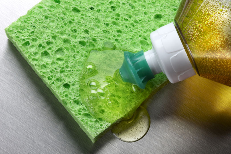 Does Dawn Dish Soap Kill Fleas on Dogs? Vet-Approved Effectiveness & FAQ