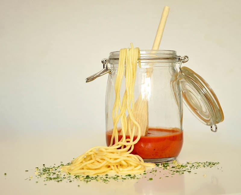 Can Dogs Eat Spaghetti Sauce? Vet-Reviewed Health Facts & Safety Advice