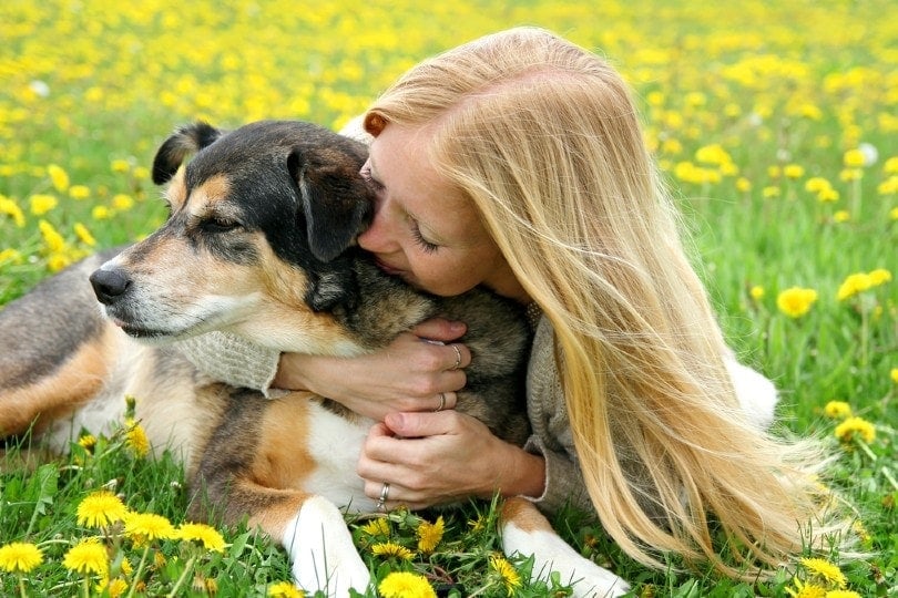 Why Do I Like Smelling My Pet So Much? 5 Likely Reasons