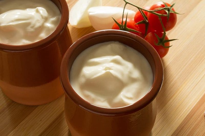 Can Dogs Eat Sour Cream? Vet-Verified Facts & Considerations