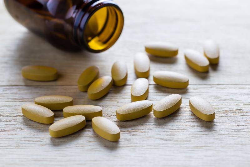 Are Human Vitamins Dangerous for Dogs? Vet Reviewed Facts & FAQ