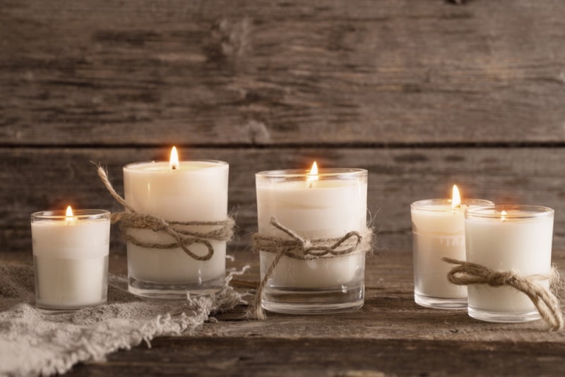 Are Scented Candles Bad for My Cat? Vet Approved Facts & FAQ
