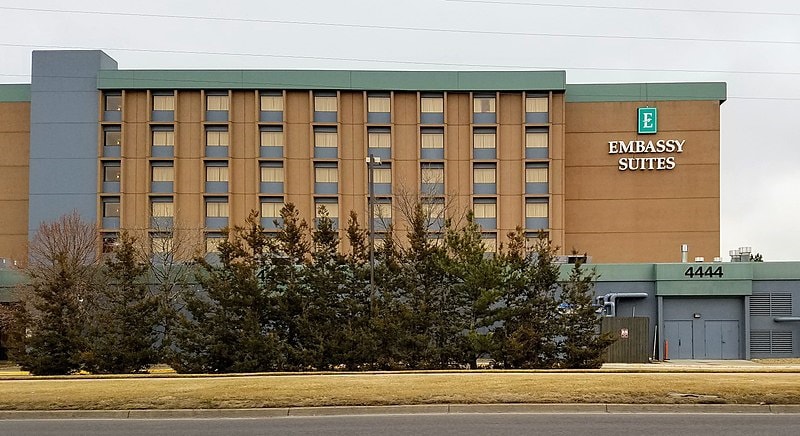 Do Embassy Suites Allow Dogs? (2026 Update)