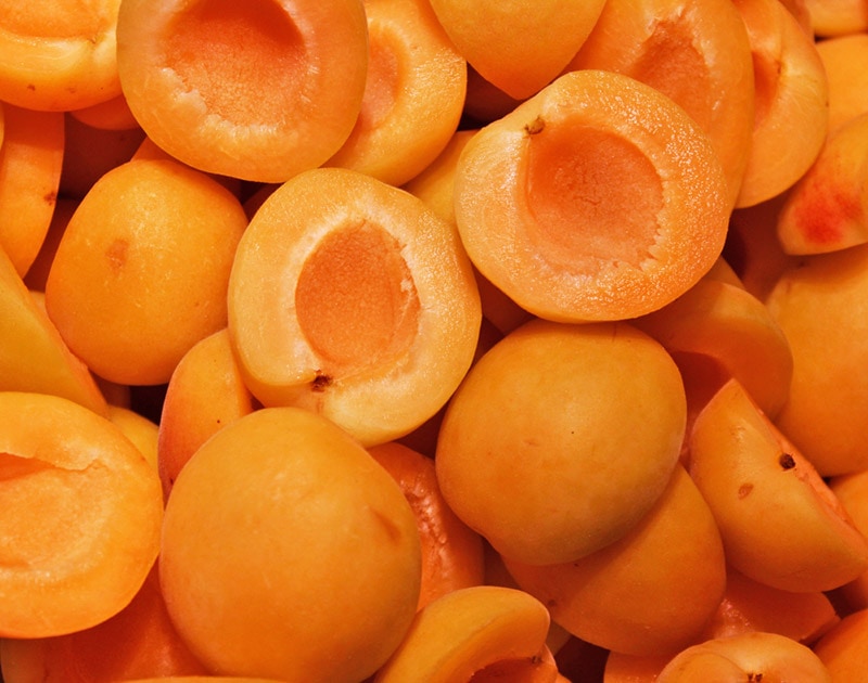 sliced apricots
