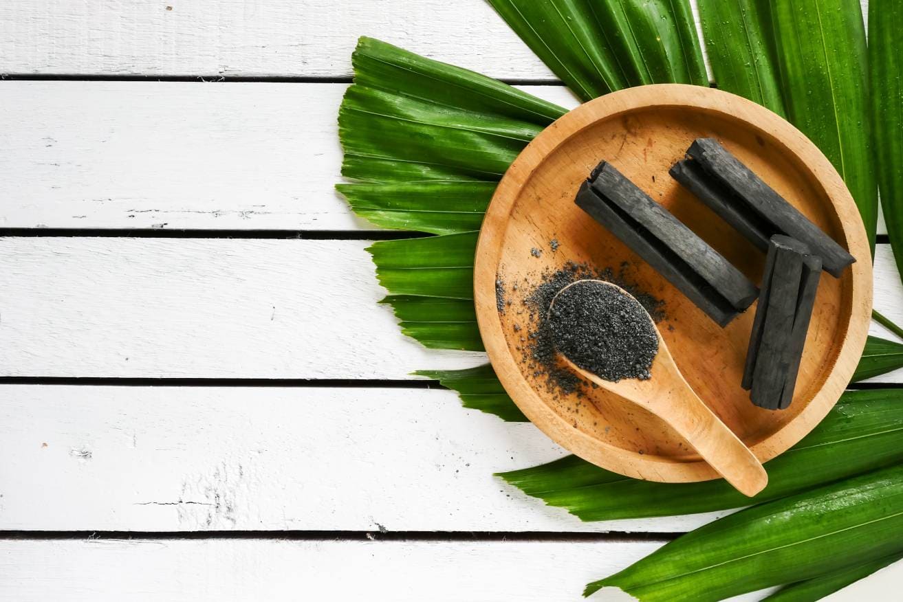 Activated Charcoal for Cats: Info, Pros & Cons (Vet Answer)