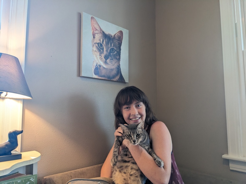 brooke and satura posing below canvaspop pet portrait
