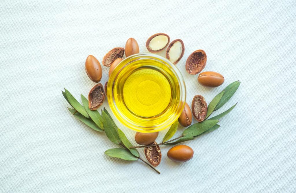 Is Argan Oil Safe for Cats? Vet-Approved Health & Safety Facts
