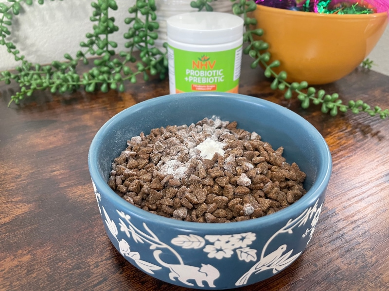 NHV Probiotic + Prebiotic - powder supplement on cat's food